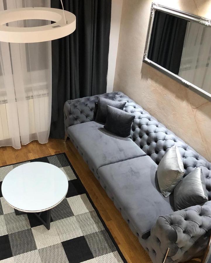 Lux Apartman 33 Kragujevac Buitenkant foto