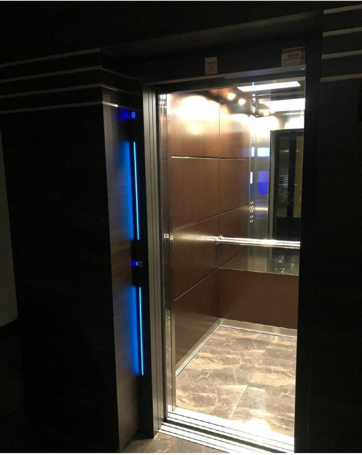 Lux Apartman 33 Kragujevac Buitenkant foto